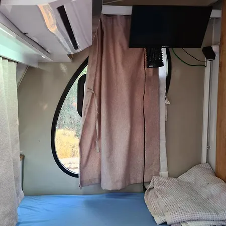 Caravan Belediyesi Kamp Alani Κάμπινγκ *